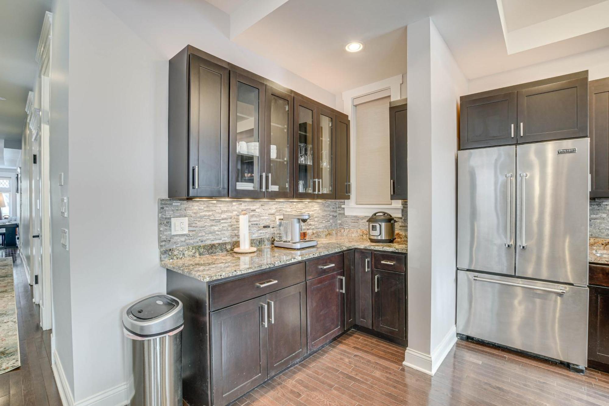 Spacious Condo With Deck About 3 Mi To Downtown Chicago! ภายนอก รูปภาพ