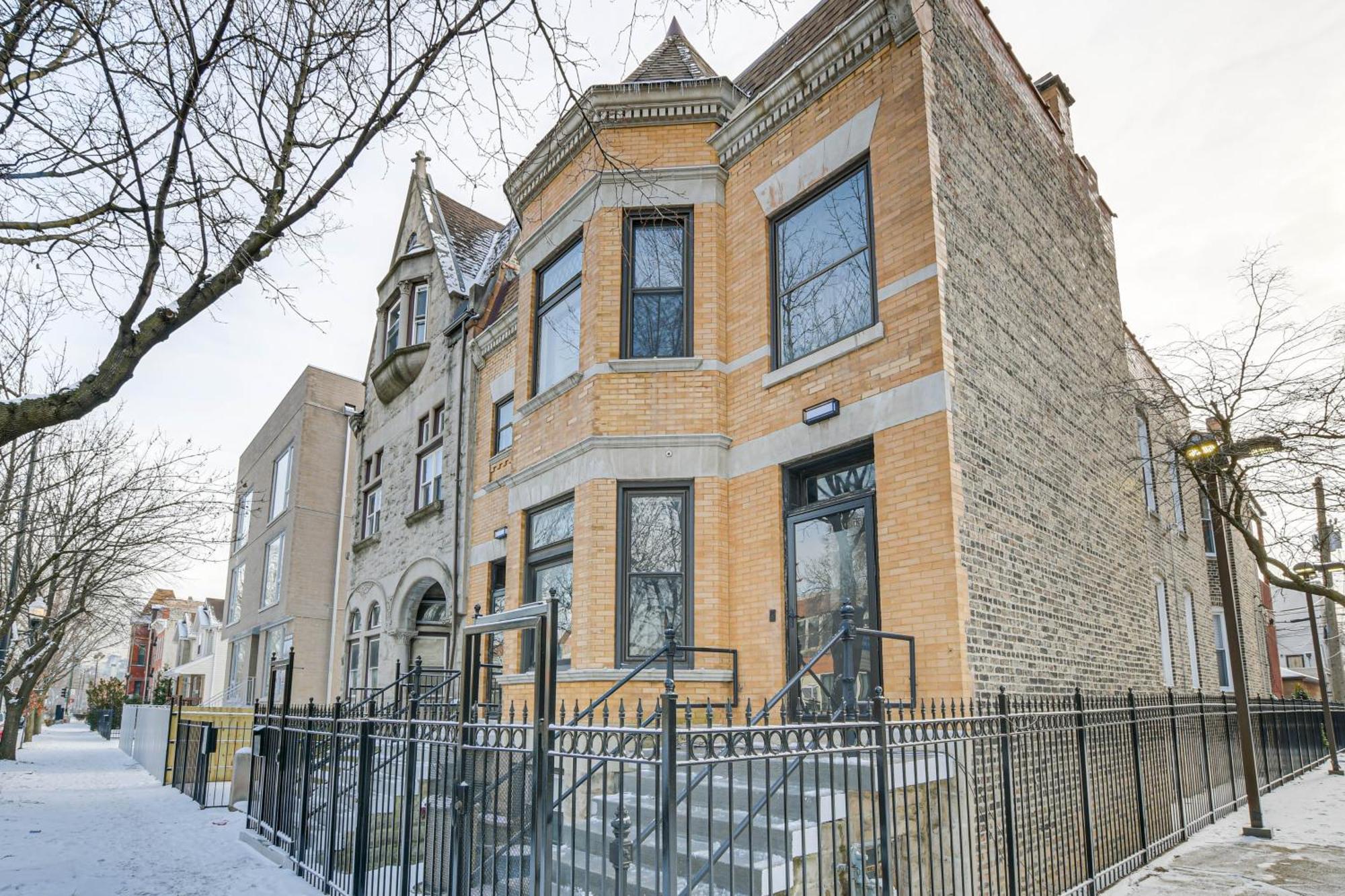 Spacious Condo With Deck About 3 Mi To Downtown Chicago! ภายนอก รูปภาพ