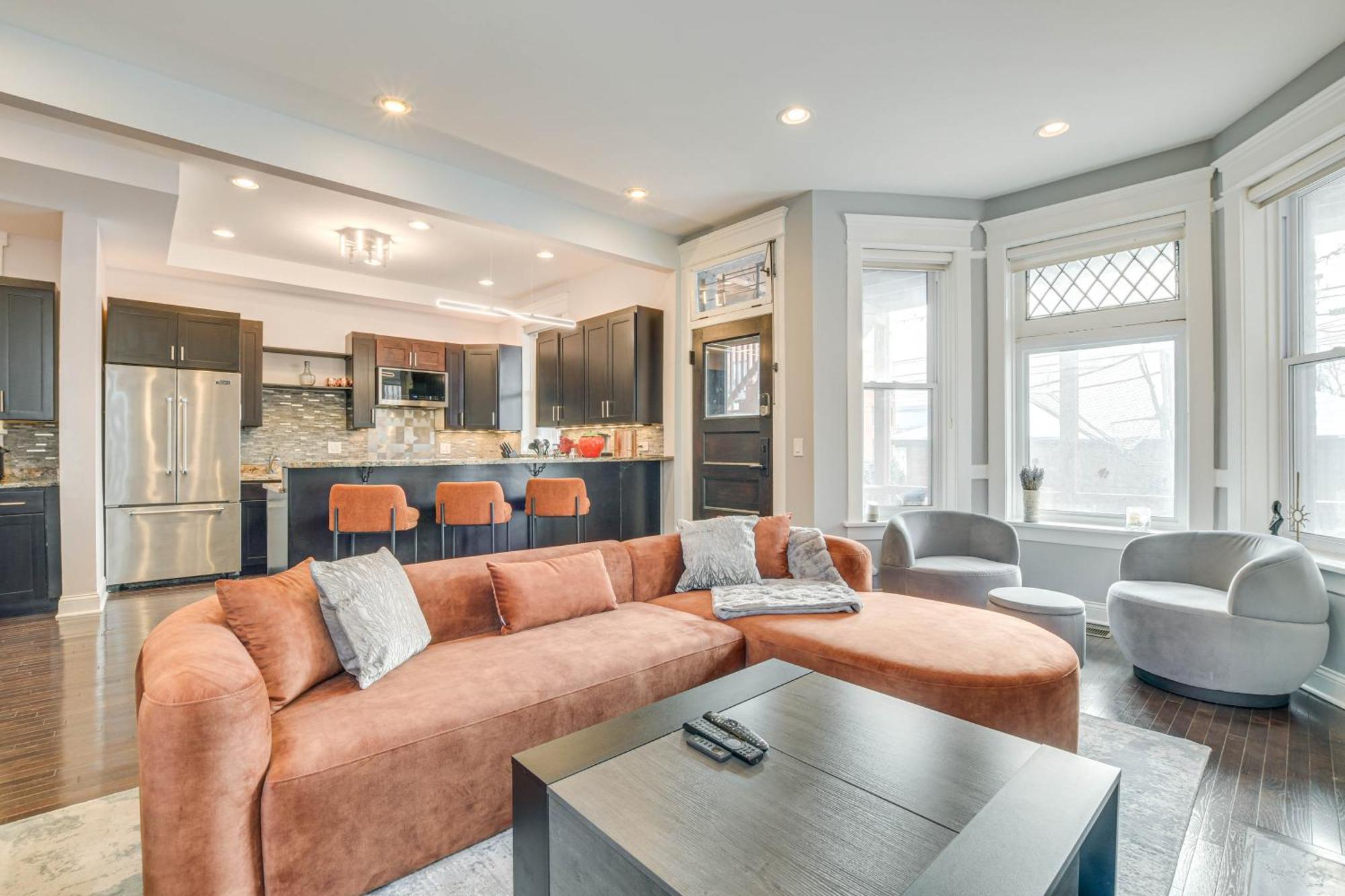 Spacious Condo With Deck About 3 Mi To Downtown Chicago! ภายนอก รูปภาพ