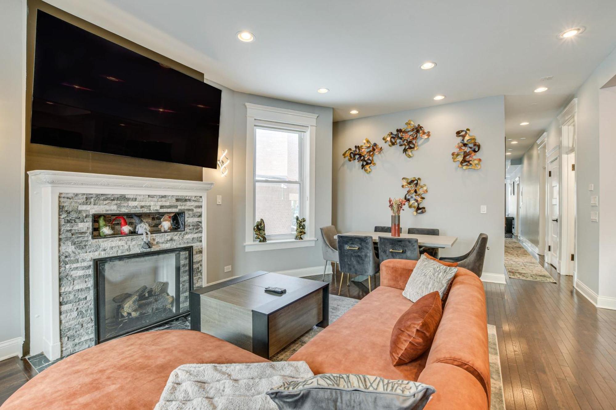 Spacious Condo With Deck About 3 Mi To Downtown Chicago! ภายนอก รูปภาพ