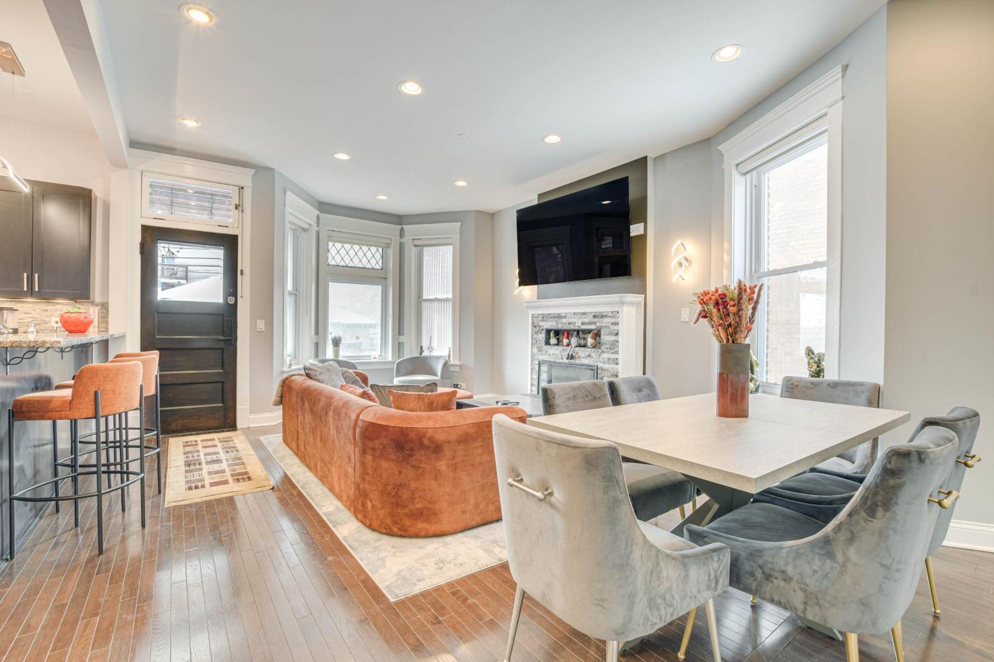 Spacious Condo With Deck About 3 Mi To Downtown Chicago! ภายนอก รูปภาพ